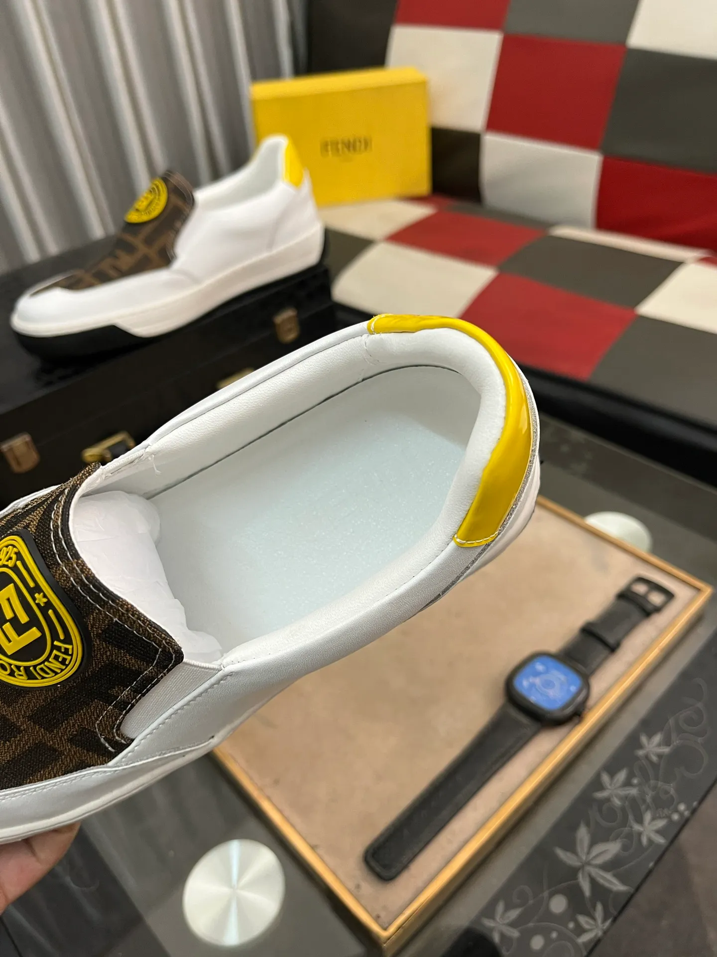 Men's Men's Shoes💰420⌚️⌚️[Fendi] Fendi's latest casual shoes for men! Available at counters simultaneously! Made entirely of imported top-grain calfskin, the interior is made of top-grain water-dyed cowhide, and the original factory-supplied rubber outsole. Leading new fashion concepts. Matching code: 38-442️⃣Colors available